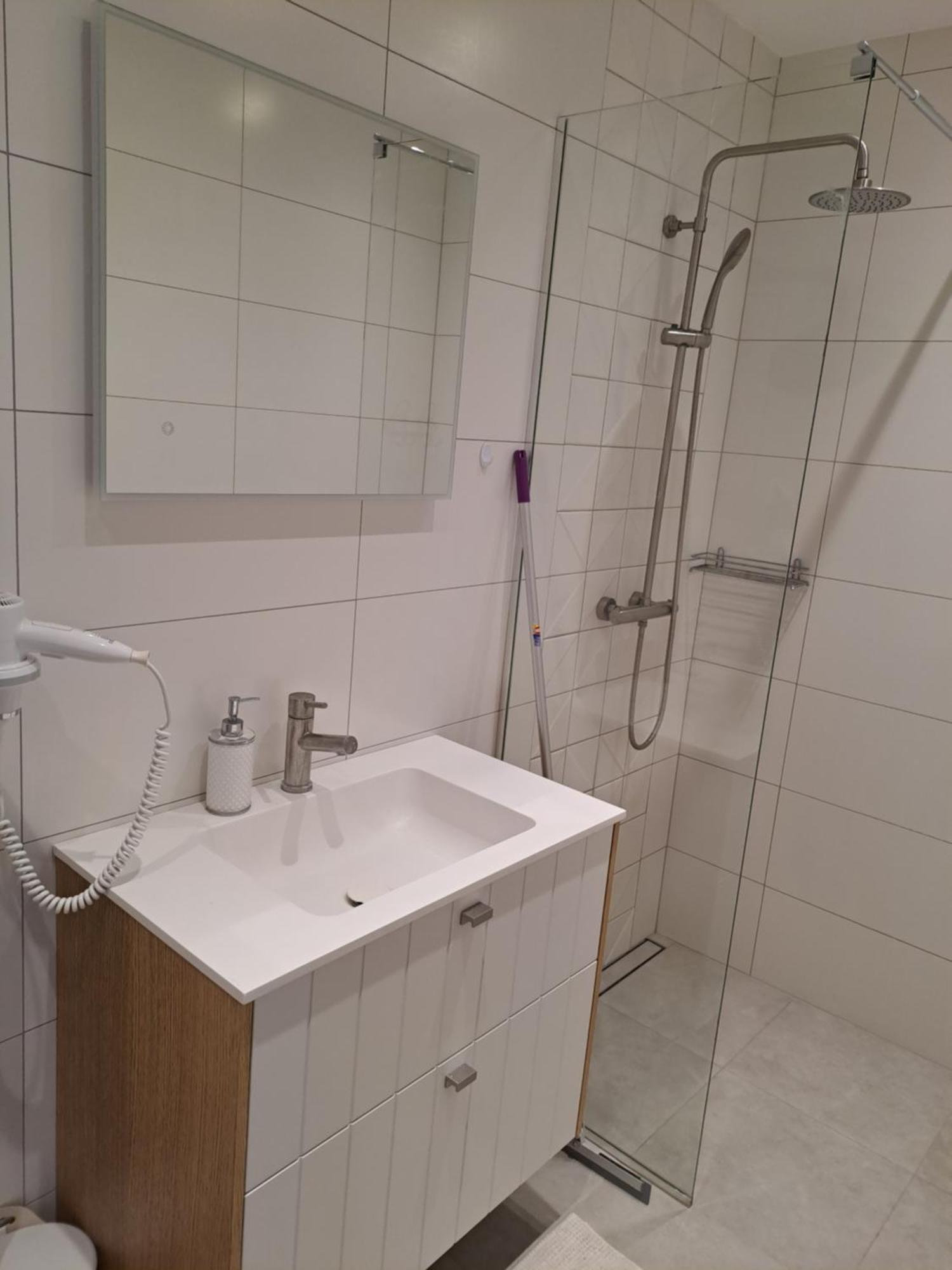 Emajoe Keeltekool Apartment Tartu Eksteriør billede